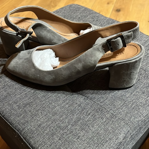 Vionic suede sling back pumps - Picture 2 of 7